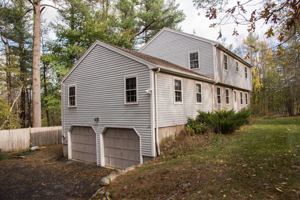 9 Fish Brook Road Boxford, MA 01921 - Photo 4 of 24