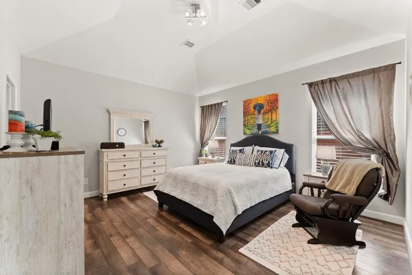 $2,300 | 1918 Elkington Circle, Conroe, TX 77304