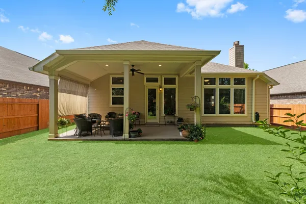 $2,300 | 1918 Elkington Circle, Conroe, TX 77304