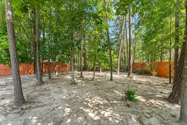 $2,300 | 1918 Elkington Circle, Conroe, TX 77304