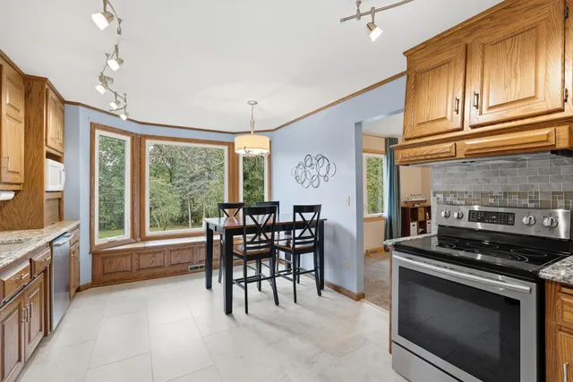 $550,000 | 3650 Knoll Ridge Drive, Eagan, MN 55122