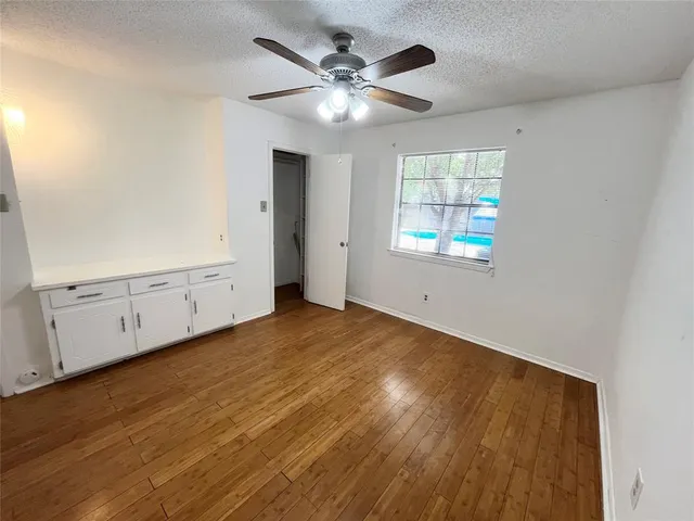 $2,700 | 213 Circleview Drive South, Hurst, TX 76054