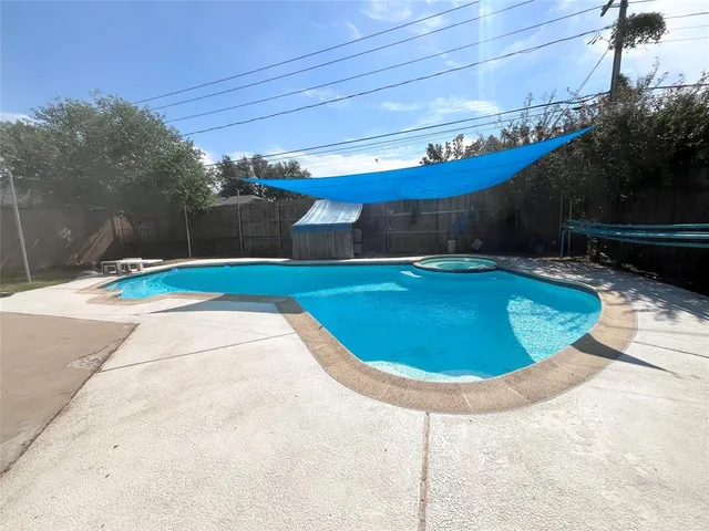 $2,700 | 213 Circleview Drive South, Hurst, TX 76054