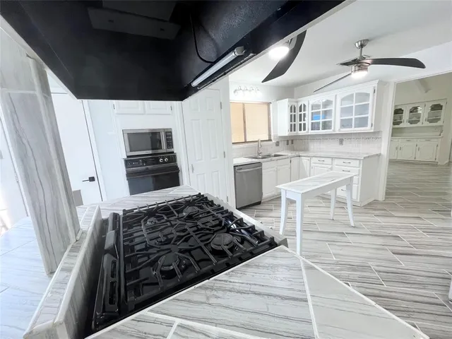 $2,700 | 213 Circleview Drive South, Hurst, TX 76054