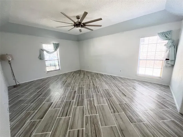 $2,700 | 213 Circleview Drive South, Hurst, TX 76054