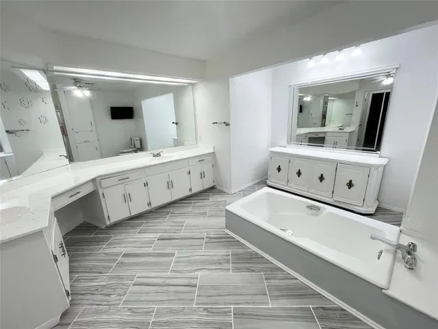 $2,700 | 213 Circleview Drive South, Hurst, TX 76054