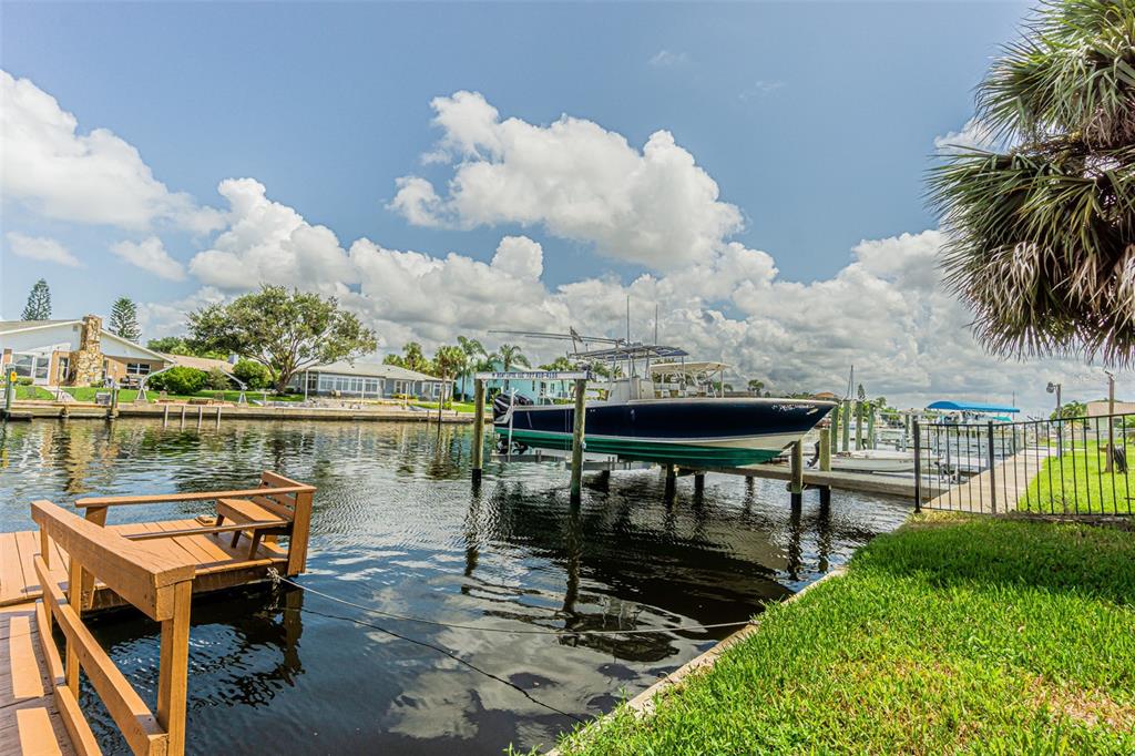 4149 Floramar Terrace New Port Richey, FL 34652 - Photo 4 of 32