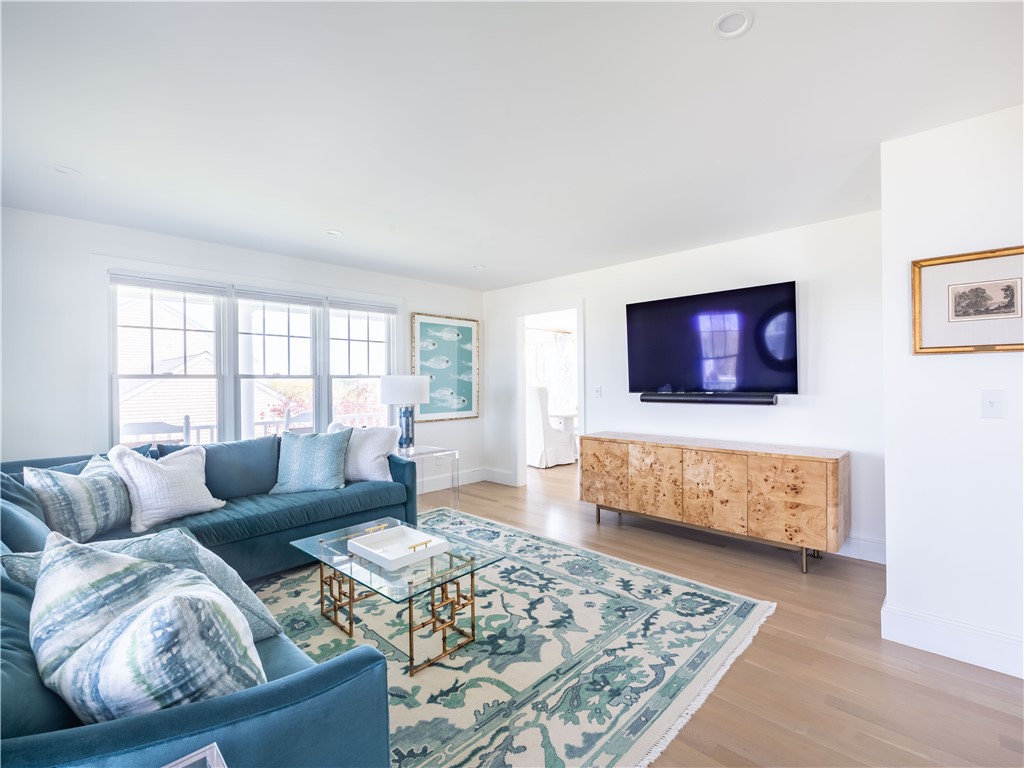 36 Prospect Farm Road Portsmouth, RI 02871 - Photo 7 of 39 Gallery Image 7