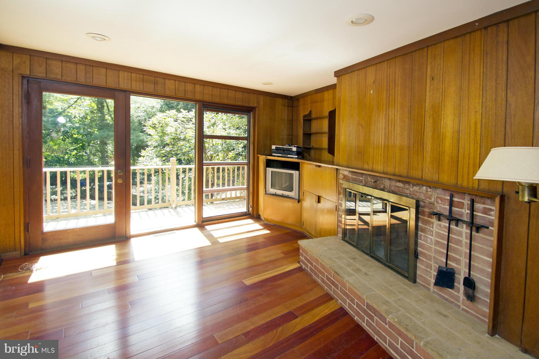 9350 Harvey Road Silver Spring, MD 20910 - Photo 14 of 30 Interior (General)