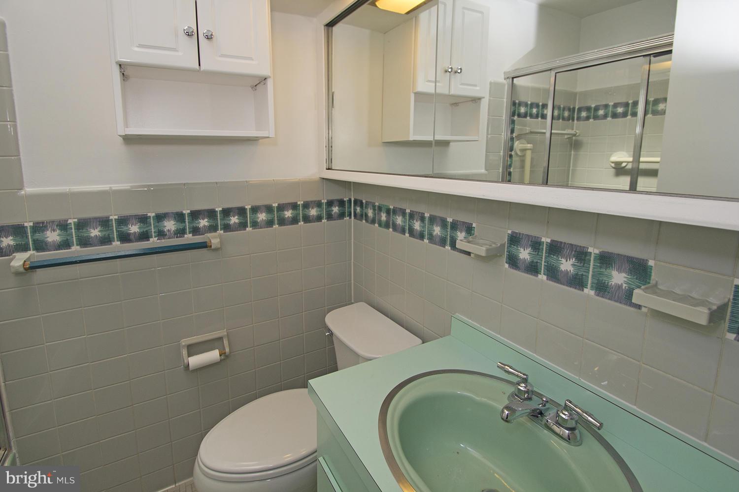 9350 Harvey Road Silver Spring, MD 20910 - Photo 22 of 30 Bath