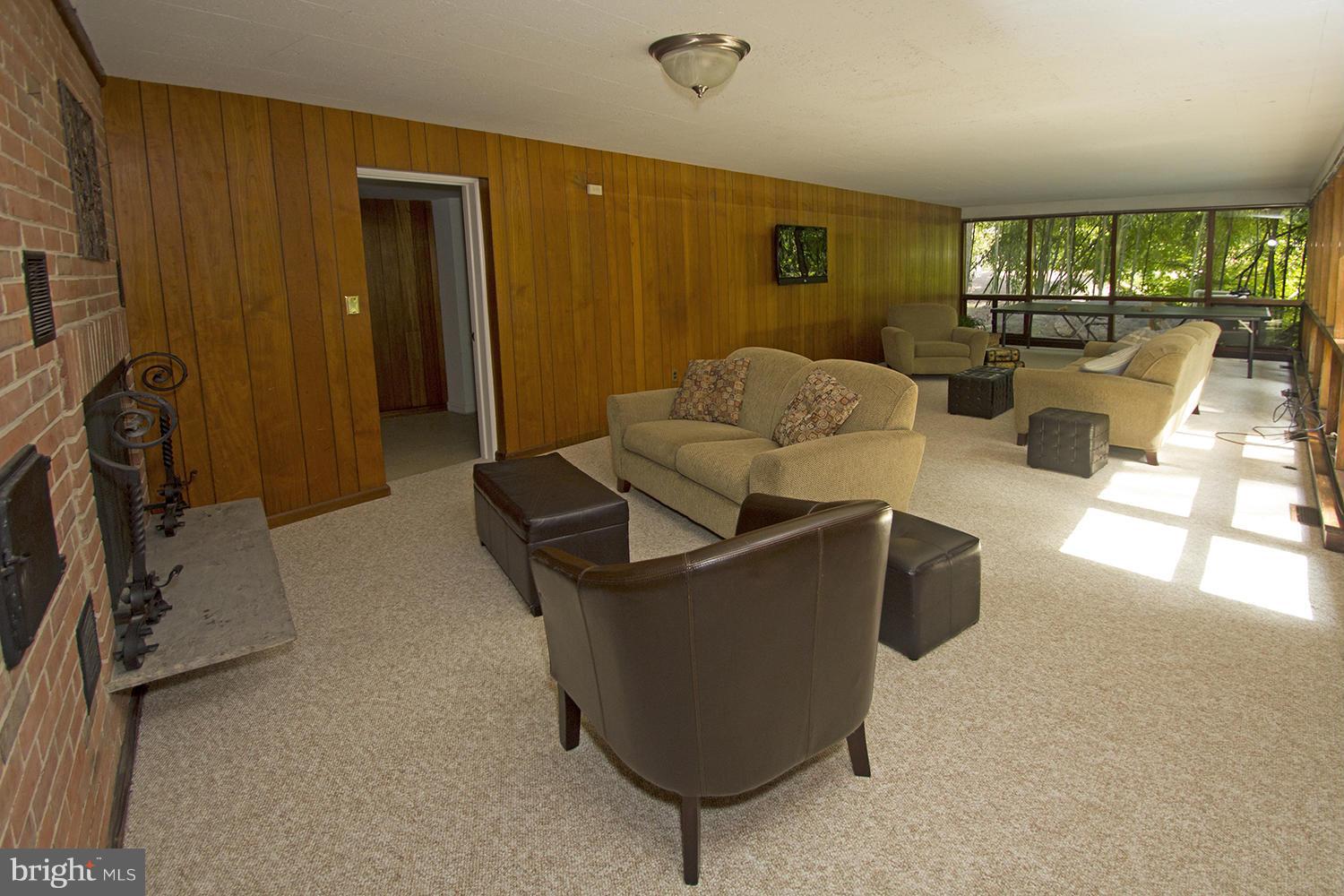 9350 Harvey Road Silver Spring, MD 20910 - Photo 26 of 30 Family Room