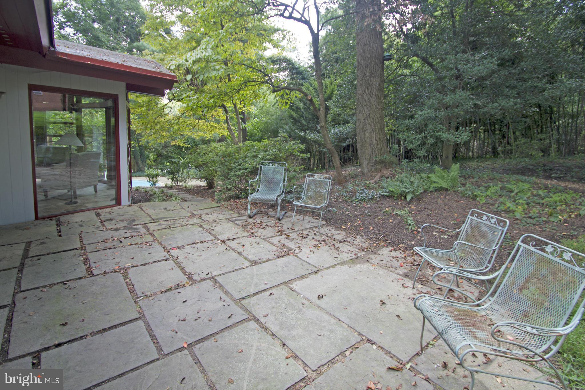 9350 Harvey Road Silver Spring, MD 20910 - Photo 28 of 30 Exterior (Rear)