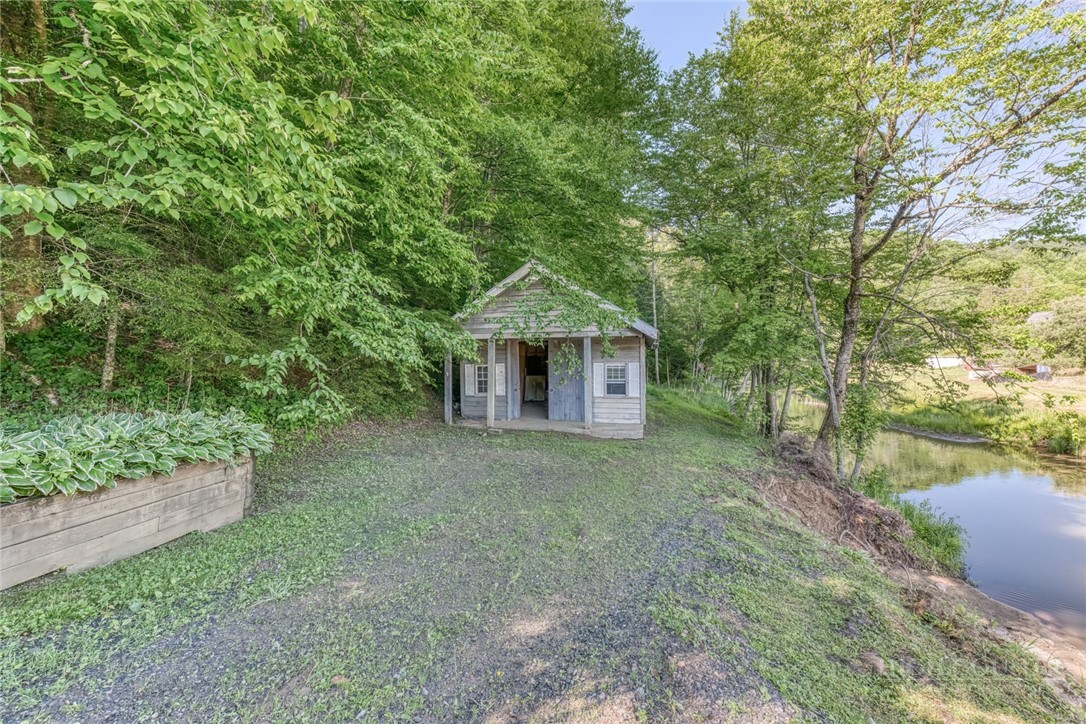 473 Cow Camp Road Newland, NC 28657 - Photo 37 of 49