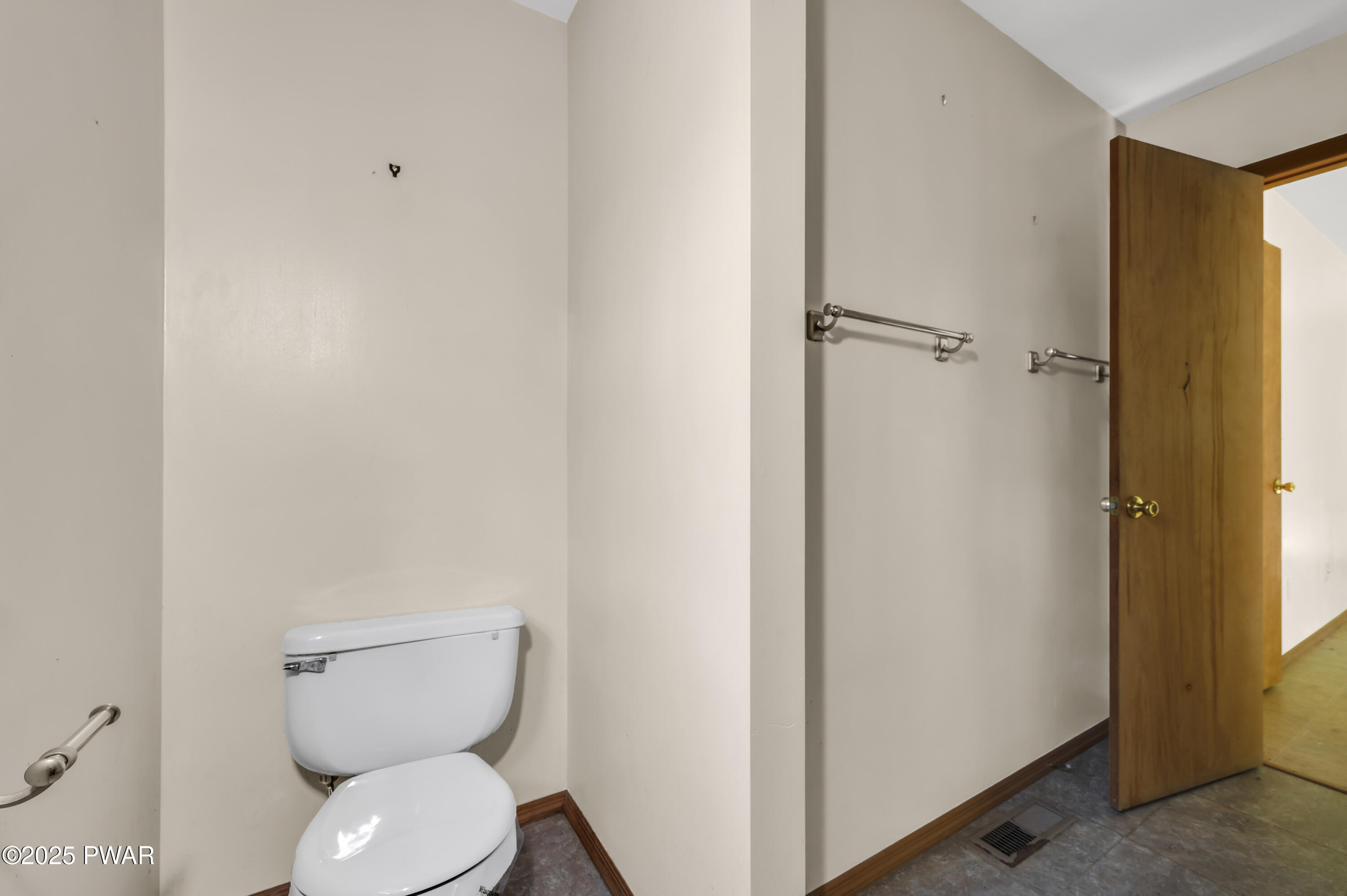 2117 Owl Pass Road Bushkill, PA 18324 - Photo 33 of 43