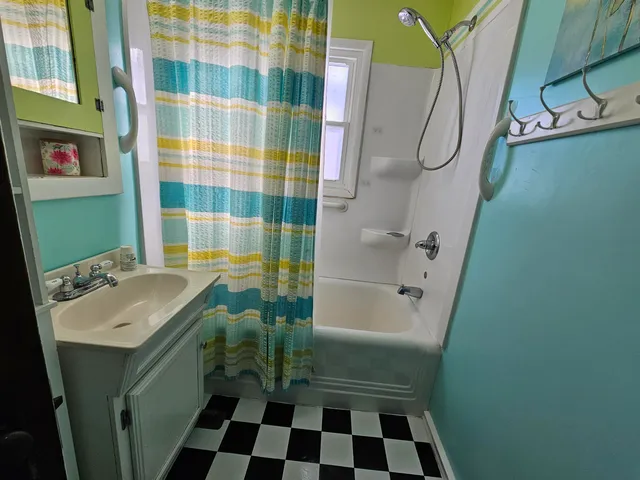 $165,000 | 714 South Washington Street, Waupaca, WI 54981