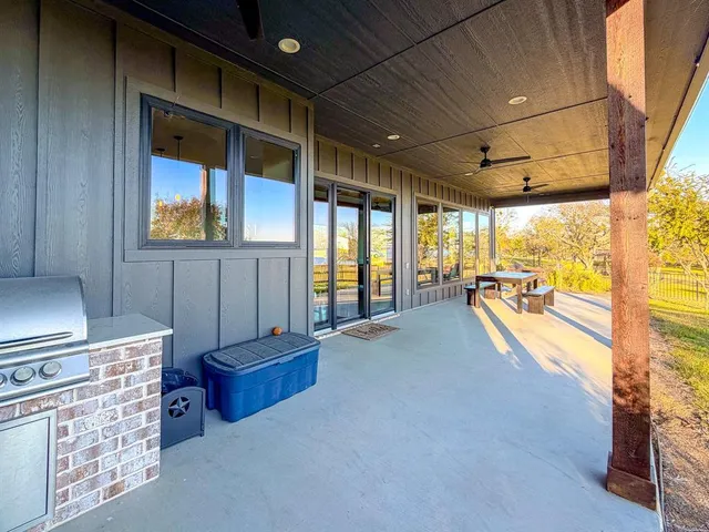 a view of a storage & utility room