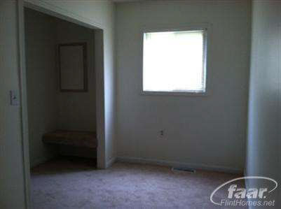 4186 North Belsay Road Flint, MI 48506 - Photo 7 of 8 20166148-6.JPG