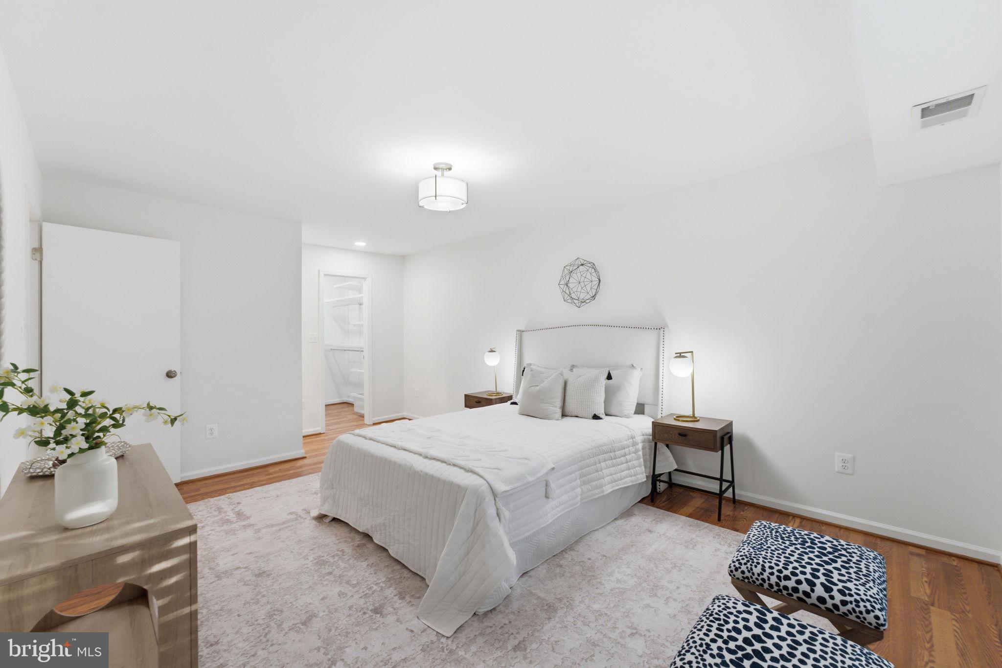 2238 Hunter's Run Drive Reston, VA 20191 - Photo 24 of 46 Primary bedroom