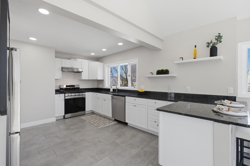 15 South Fairview Street, Unit 3 Boston, MA 02131 - Photo 10 of 40