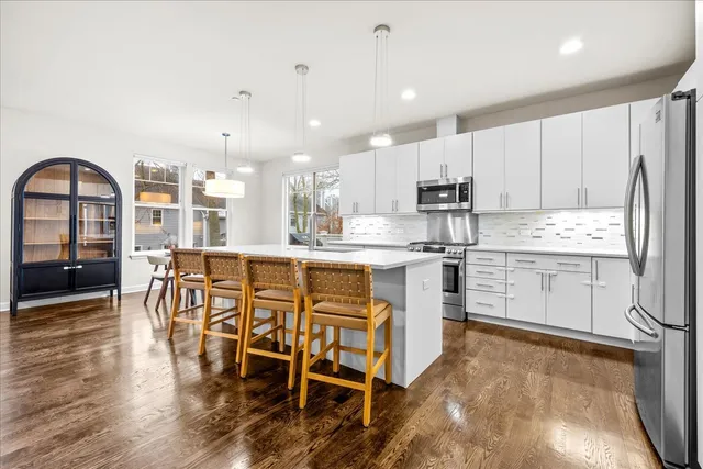 $660,000 | 834 Chestnut Street, Deerfield, IL 60015