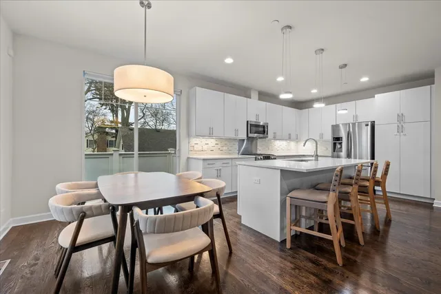 $660,000 | 834 Chestnut Street, Deerfield, IL 60015