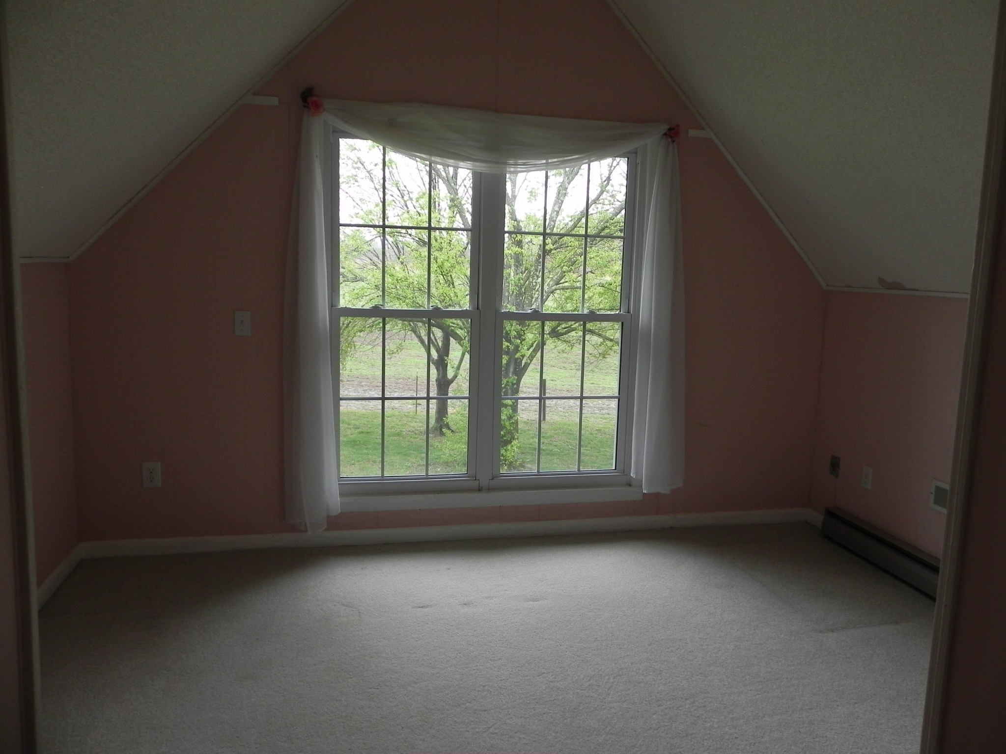 444 Nixon Road Red Boiling Springs, TN 37150 - Photo 25 of 41 an empty room with a window