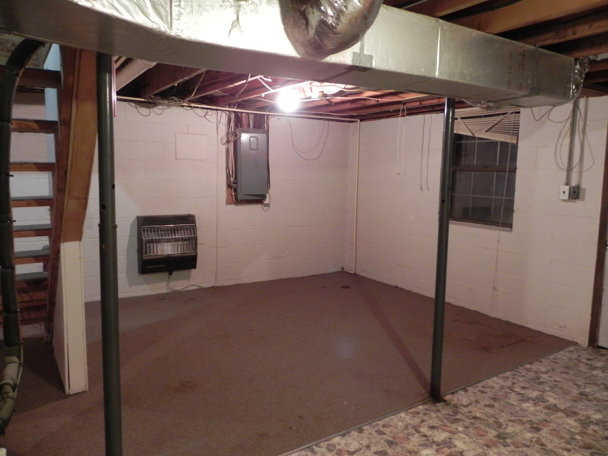 444 Nixon Road Red Boiling Springs, TN 37150 - Photo 34 of 41 a view of walk in closet