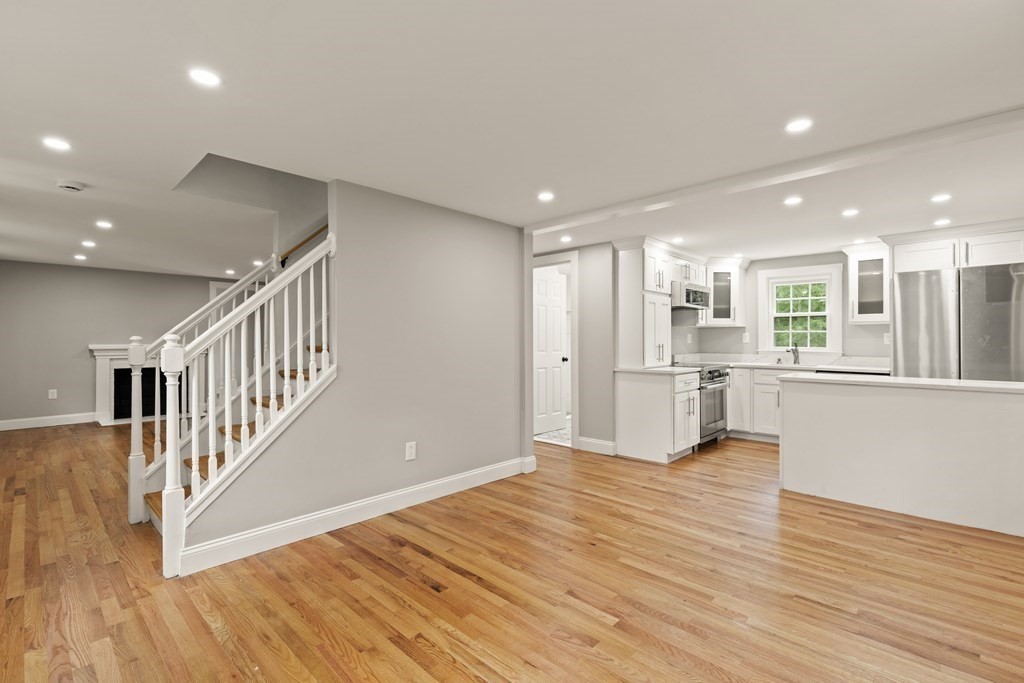 129 Lawson Road Scituate, MA 02066 - Photo 12 of 38 Gallery Image 12
