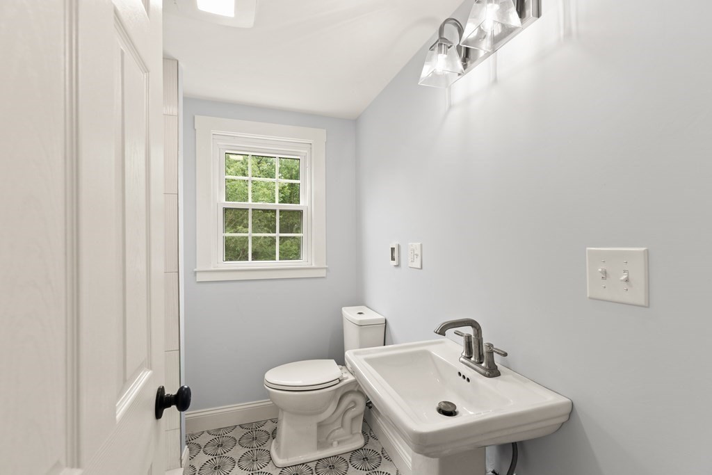 129 Lawson Road Scituate, MA 02066 - Photo 22 of 38 Gallery Image 22