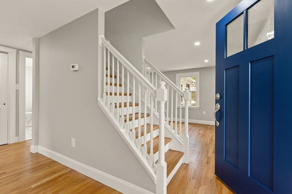129 Lawson Road Scituate, MA 02066 - Photo 4 of 38 Gallery Image 4