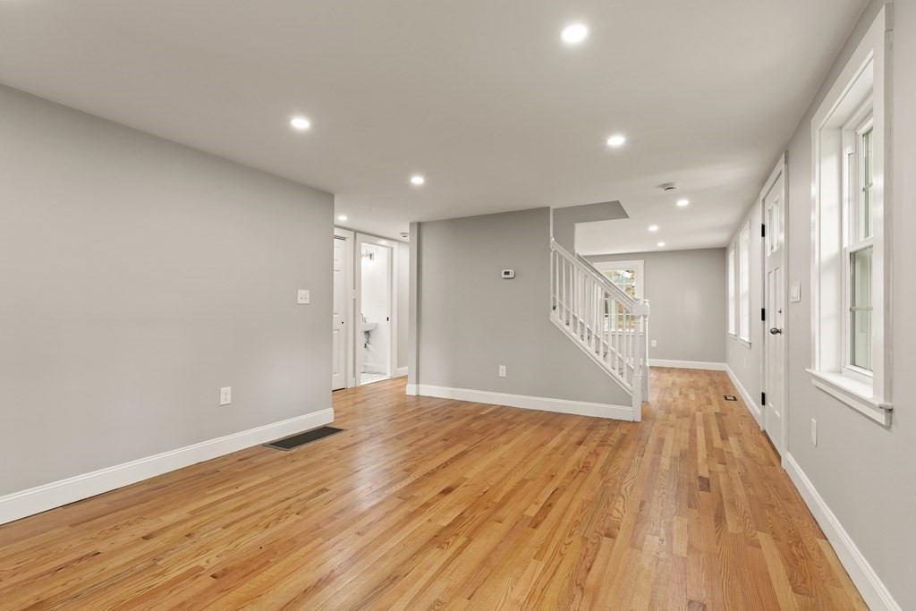 129 Lawson Road Scituate, MA 02066 - Photo 6 of 38 Gallery Image 6