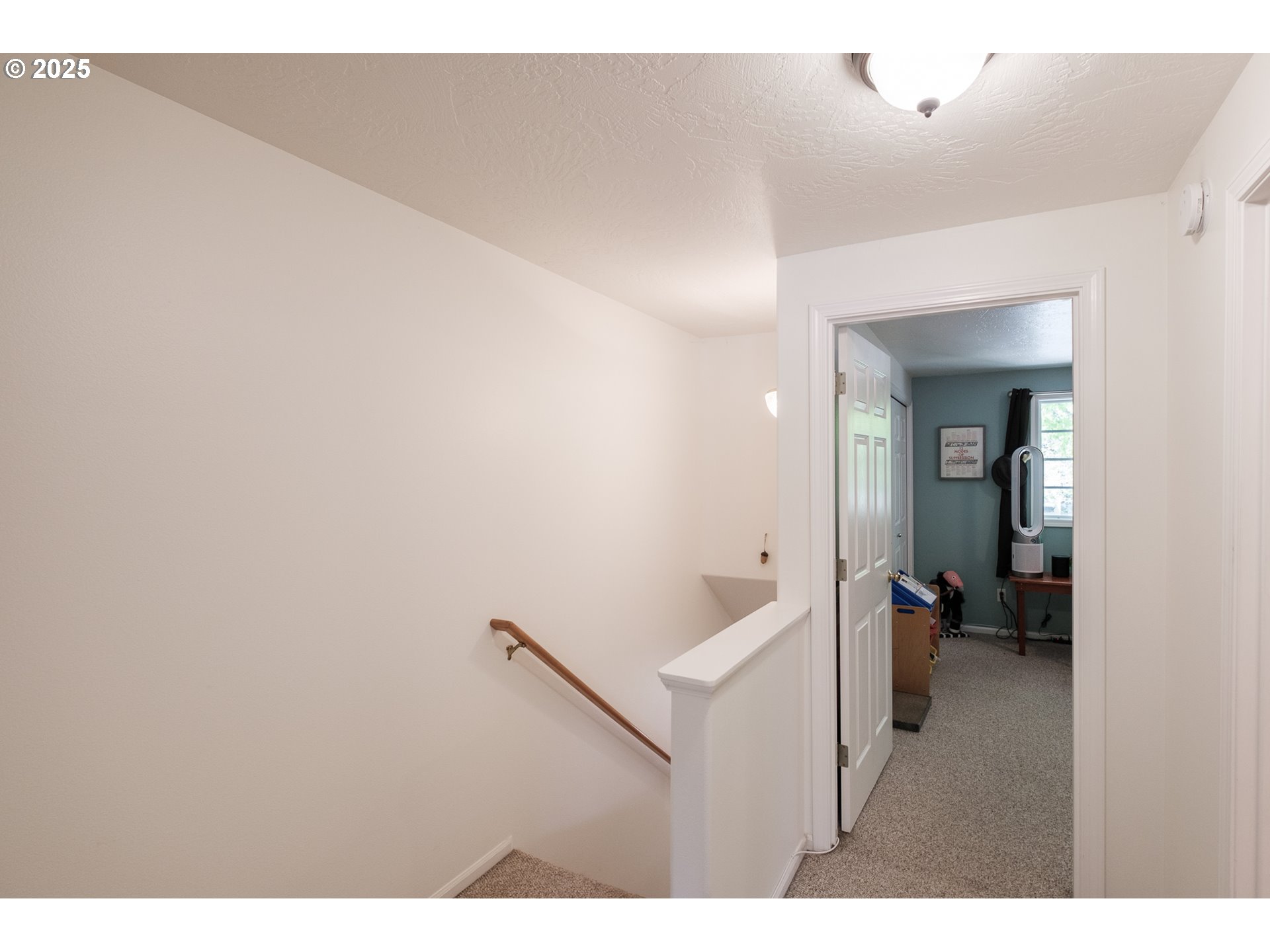 1548 Fetters Loop Eugene, OR 97402 - Photo 17 of 33 a view of living room and bathroom