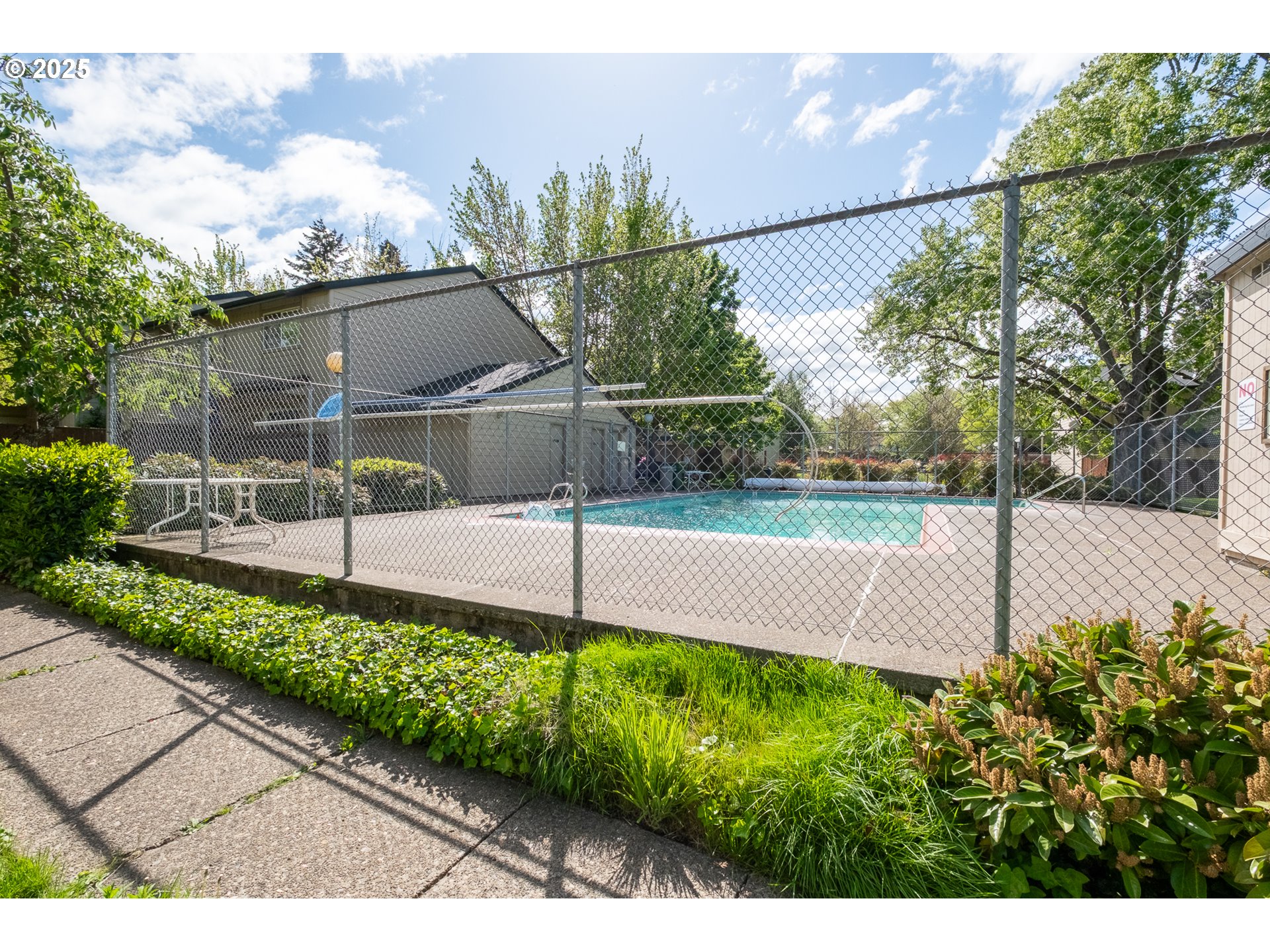1548 Fetters Loop Eugene, OR 97402 - Photo 30 of 33 a view of a backyard