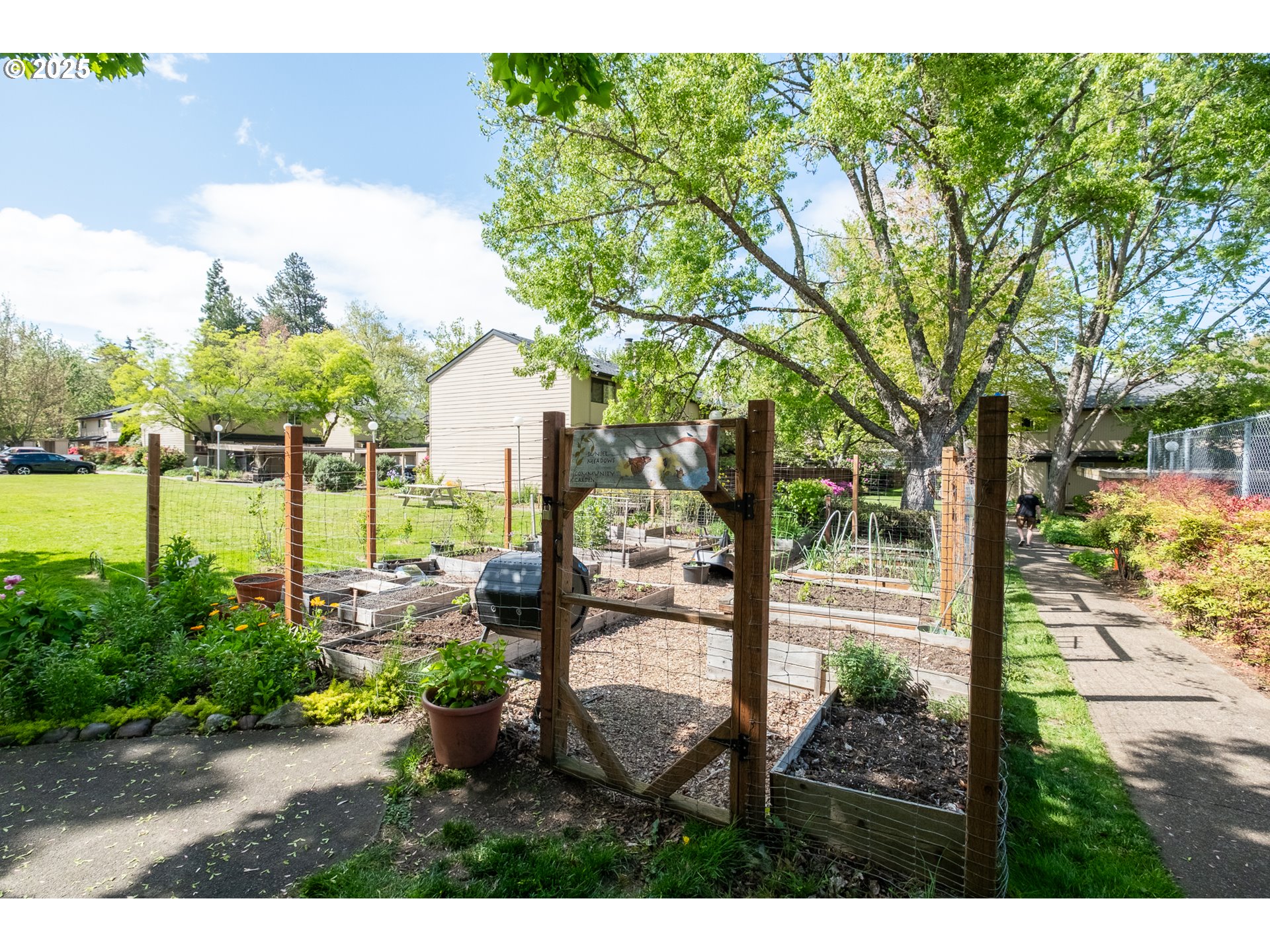 1548 Fetters Loop Eugene, OR 97402 - Photo 32 of 33 a view of a garden