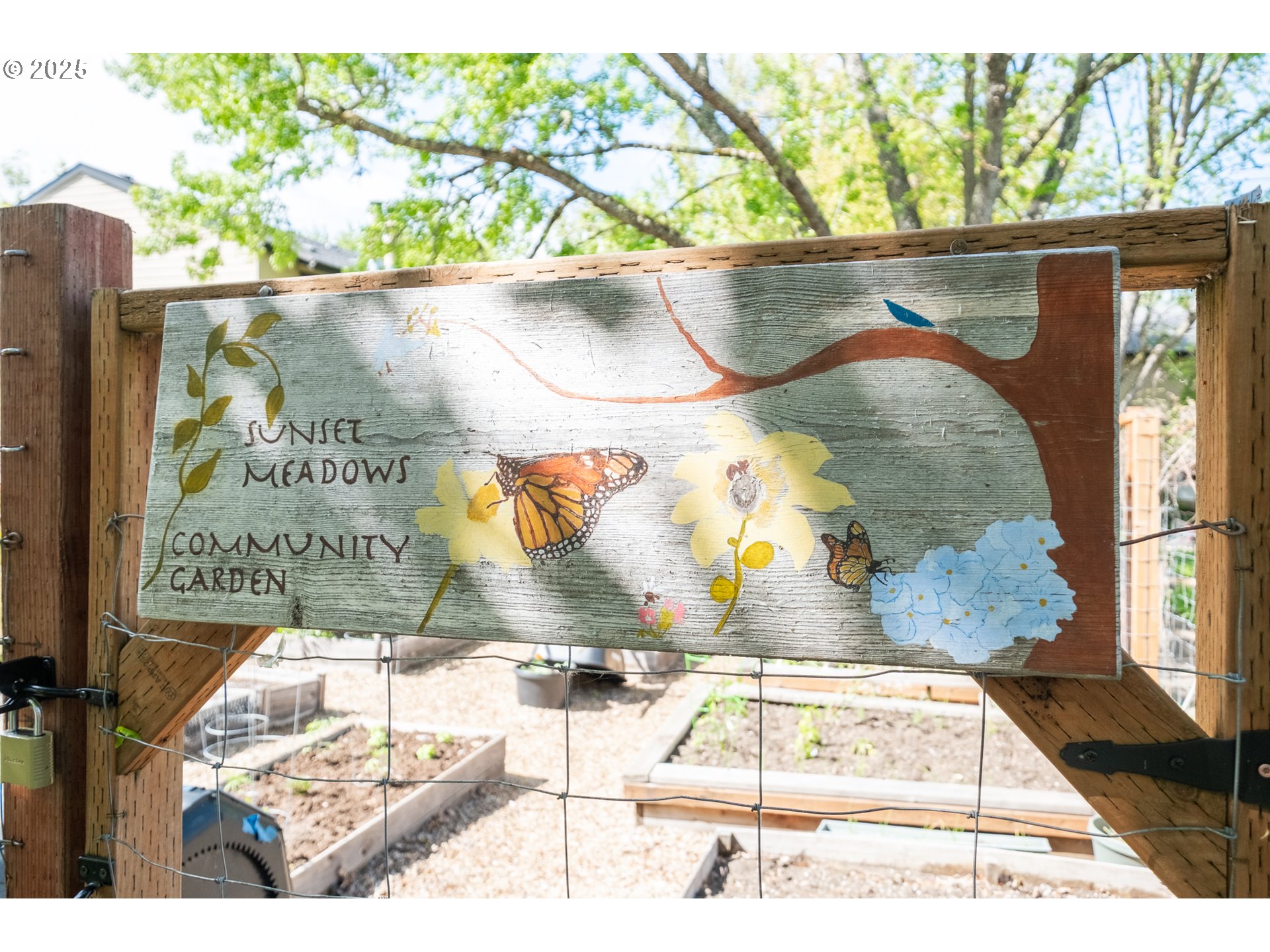 1548 Fetters Loop Eugene, OR 97402 - Photo 33 of 33 a picture of a book shelf