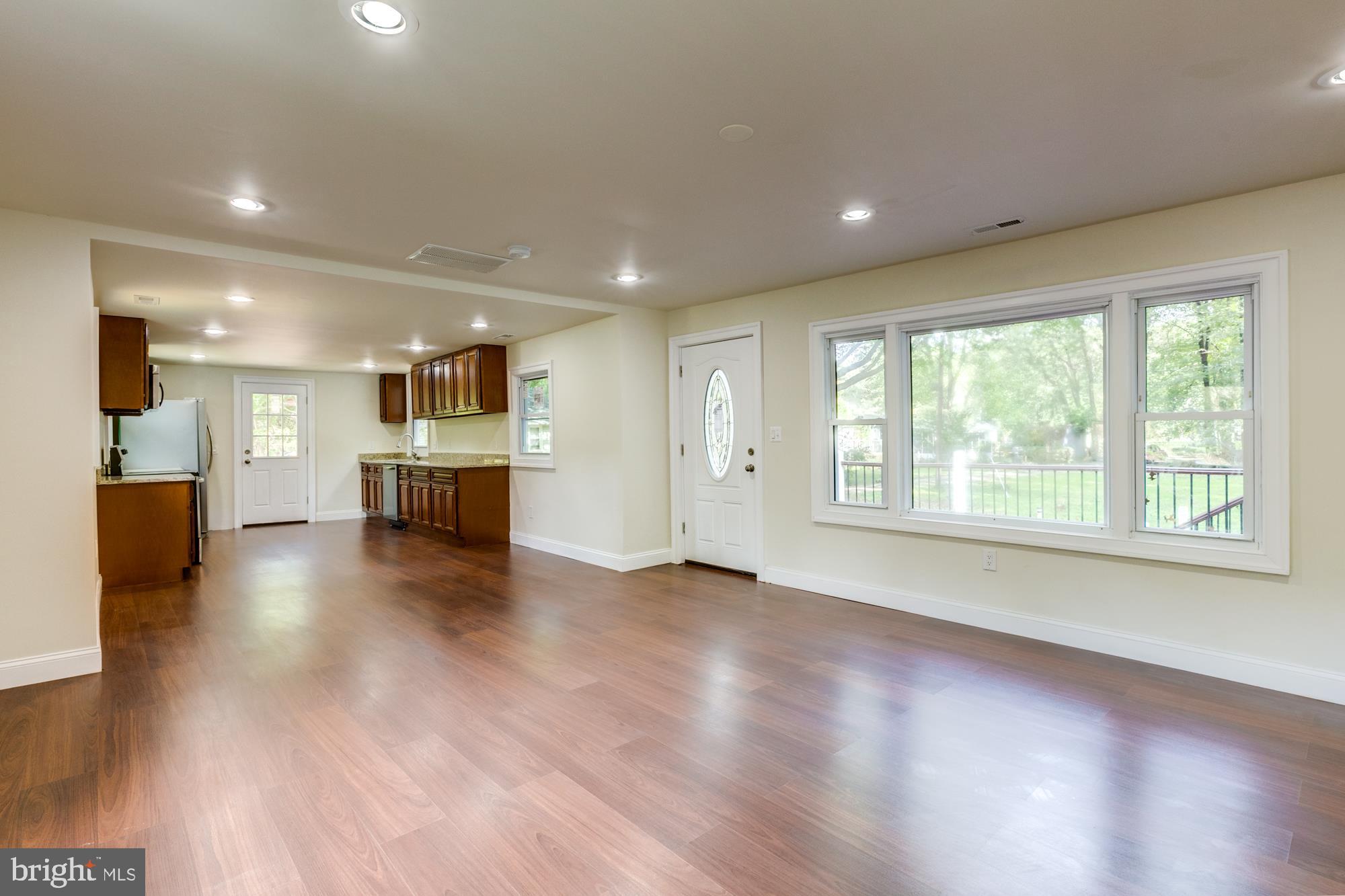 1454 Log Inn Road Annapolis, MD 21409 - Photo 16 of 25 Living Room