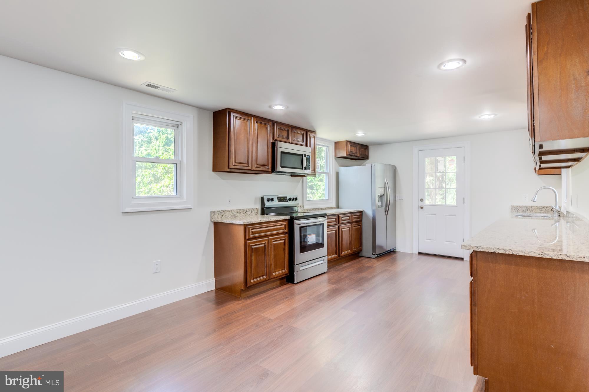 1454 Log Inn Road Annapolis, MD 21409 - Photo 17 of 25 Kitchen