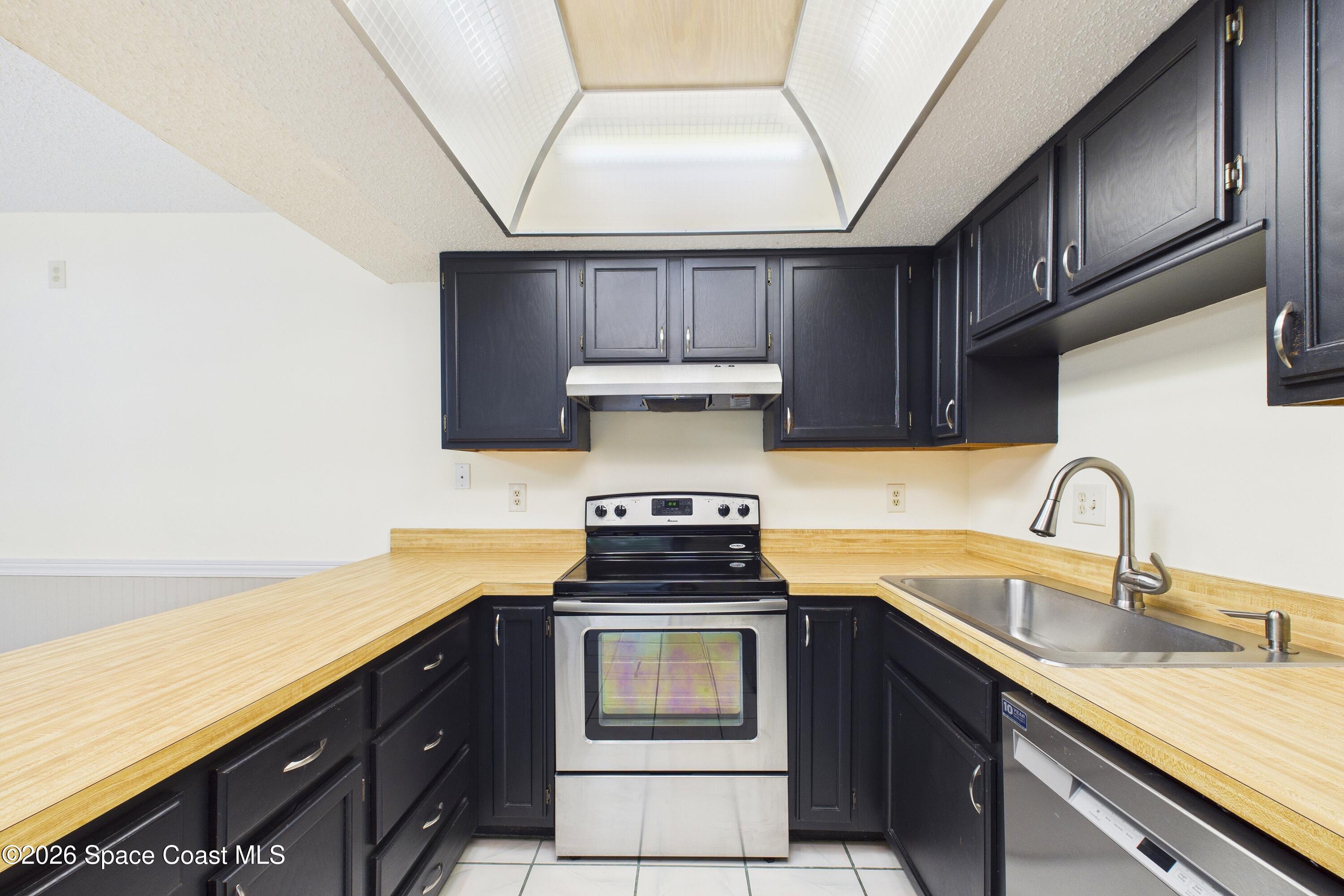 204 Country Club Drive Melbourne, FL 32940 - Photo 5 of 63 CAM02690G0-PR0219-STILL066