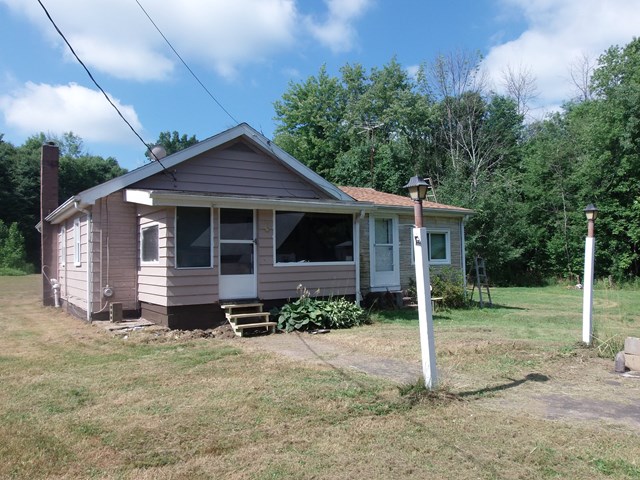 138 Twin Oaks Road Polk, PA 16342 - Photo 1 of 1 Gallery Image 1