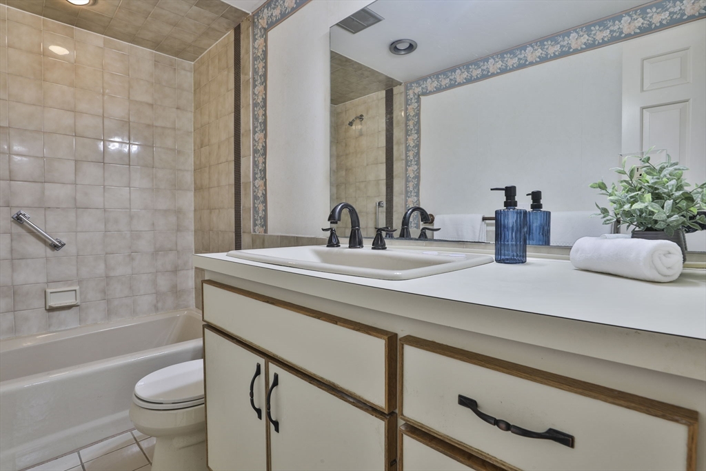 21 Westerly Street, Unit 3 Wellesley, MA 02482 - Photo 31 of 41