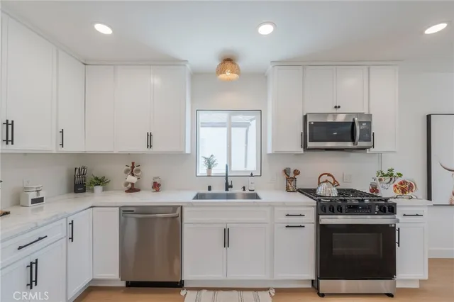 $1,199,888 | 4224 Falcon Avenue, Long Beach, CA 90807