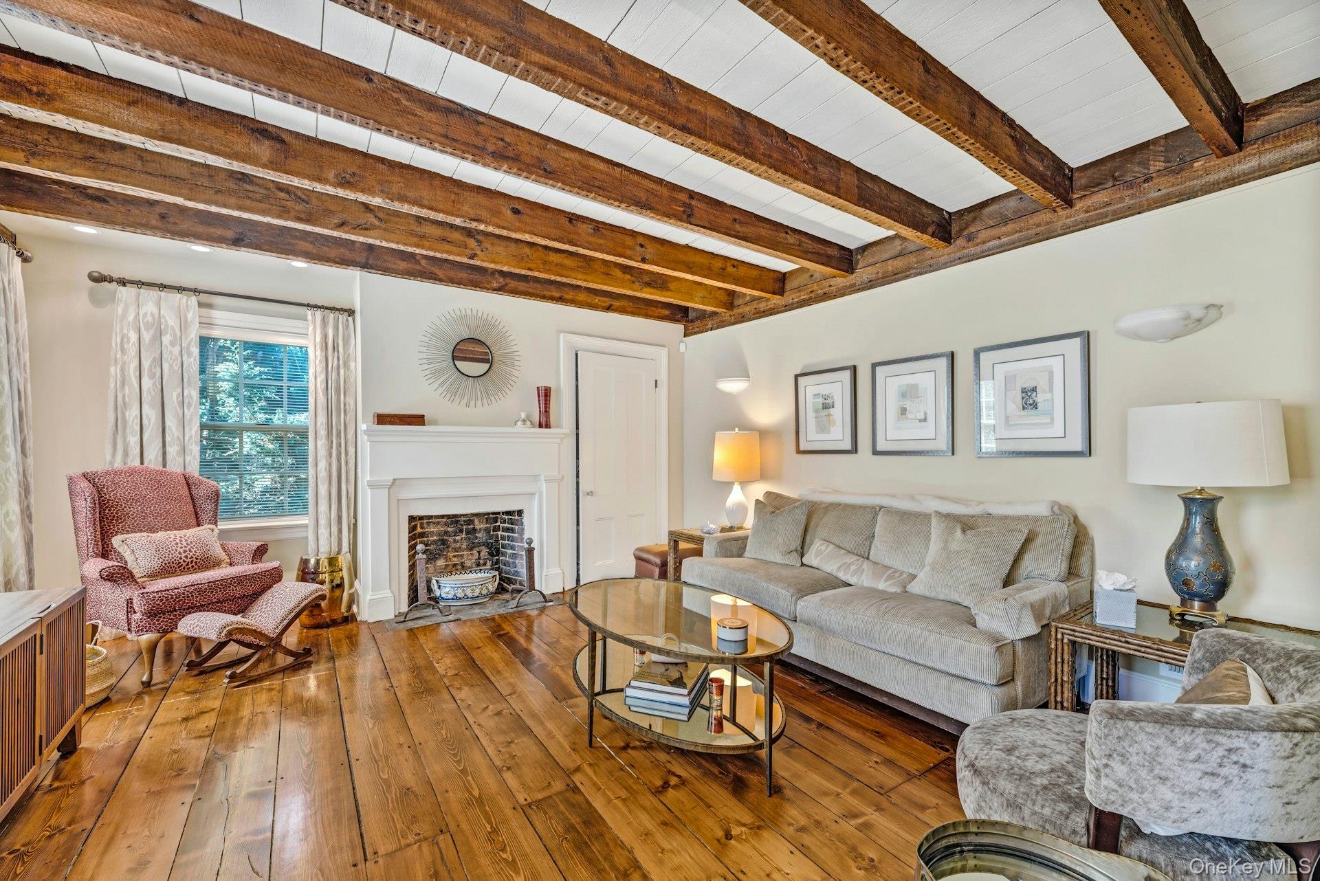 15405 Main Road Mattituck, NY 11952 - Photo 3 of 27