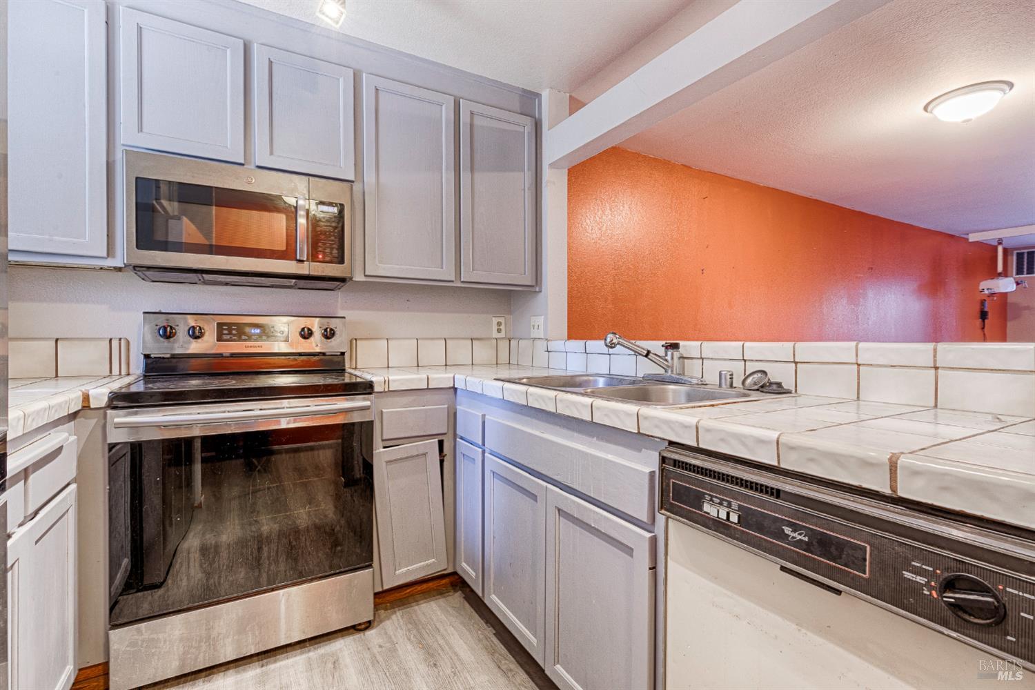 901 Russell Avenue, Unit 136 Santa Rosa, CA 95403 - Photo 8 of 34