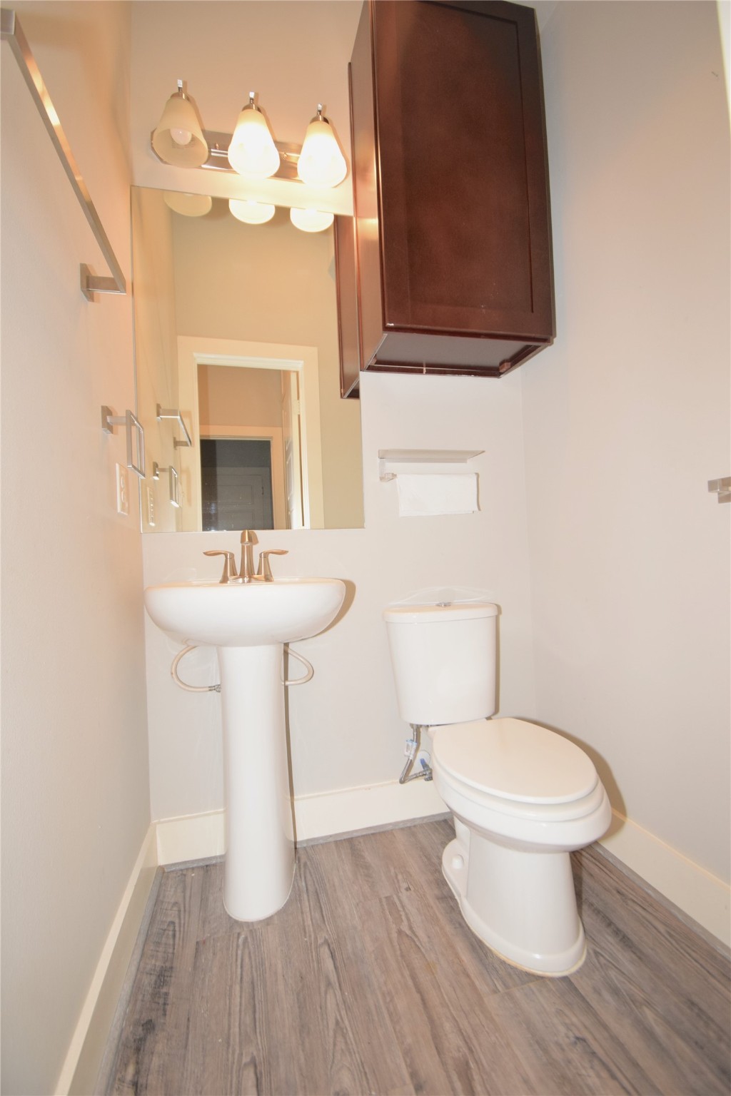 3241 Dixie Drive, Unit A Houston, TX 77021 - Photo 11 of 13 Half Bath