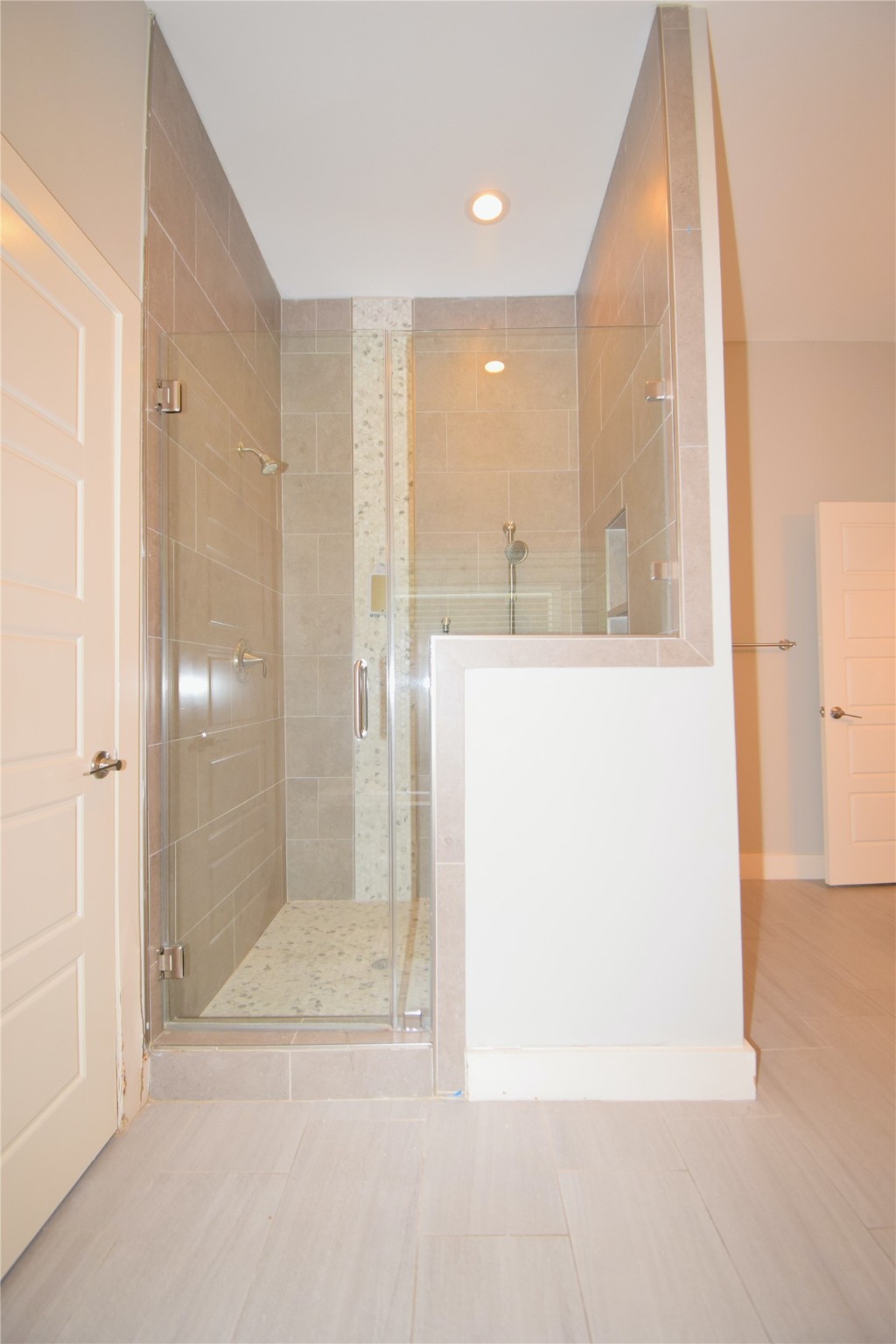 3241 Dixie Drive, Unit A Houston, TX 77021 - Photo 6 of 13 Primary bathroom shower