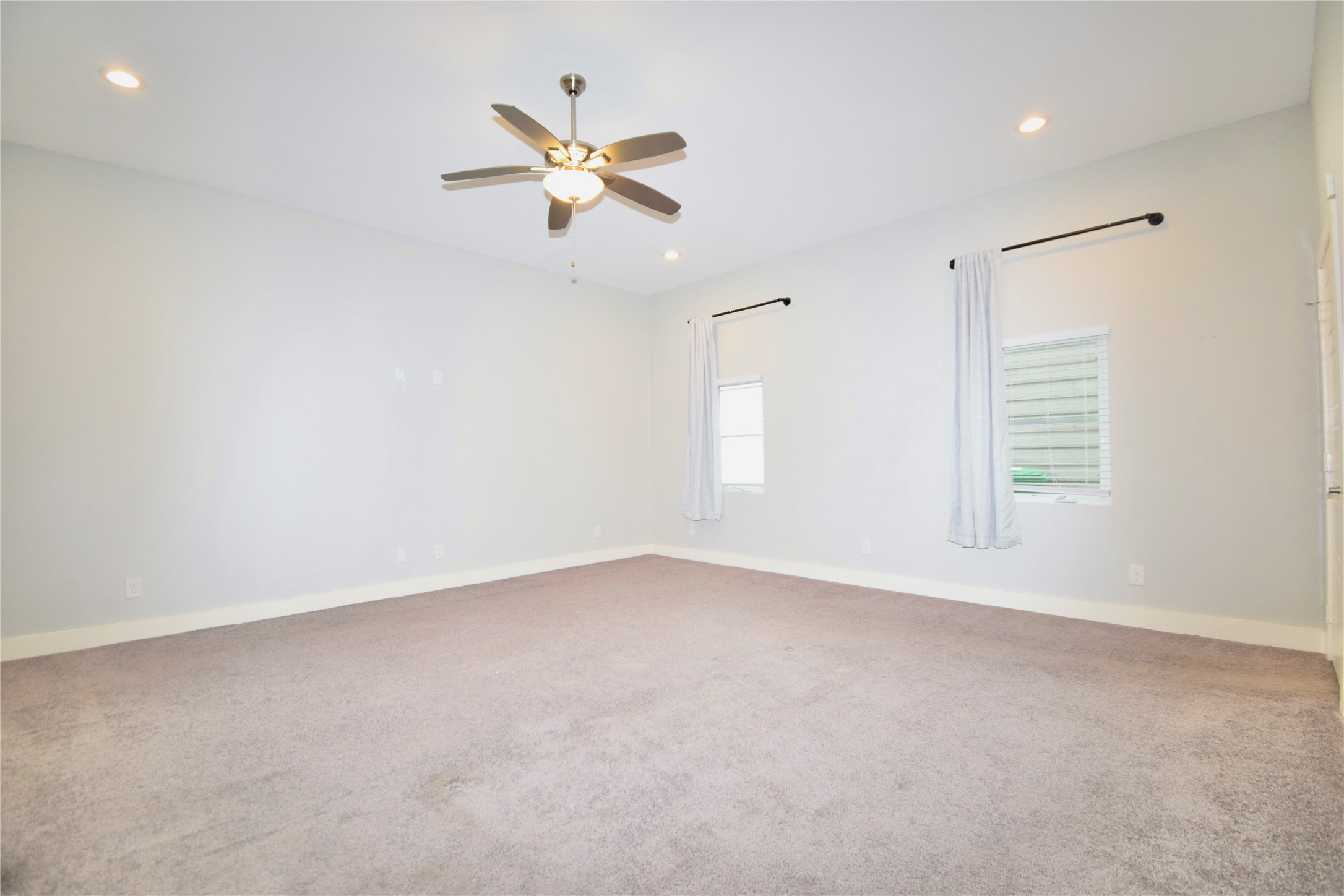 3241 Dixie Drive, Unit A Houston, TX 77021 - Photo 8 of 13 Second bedroom