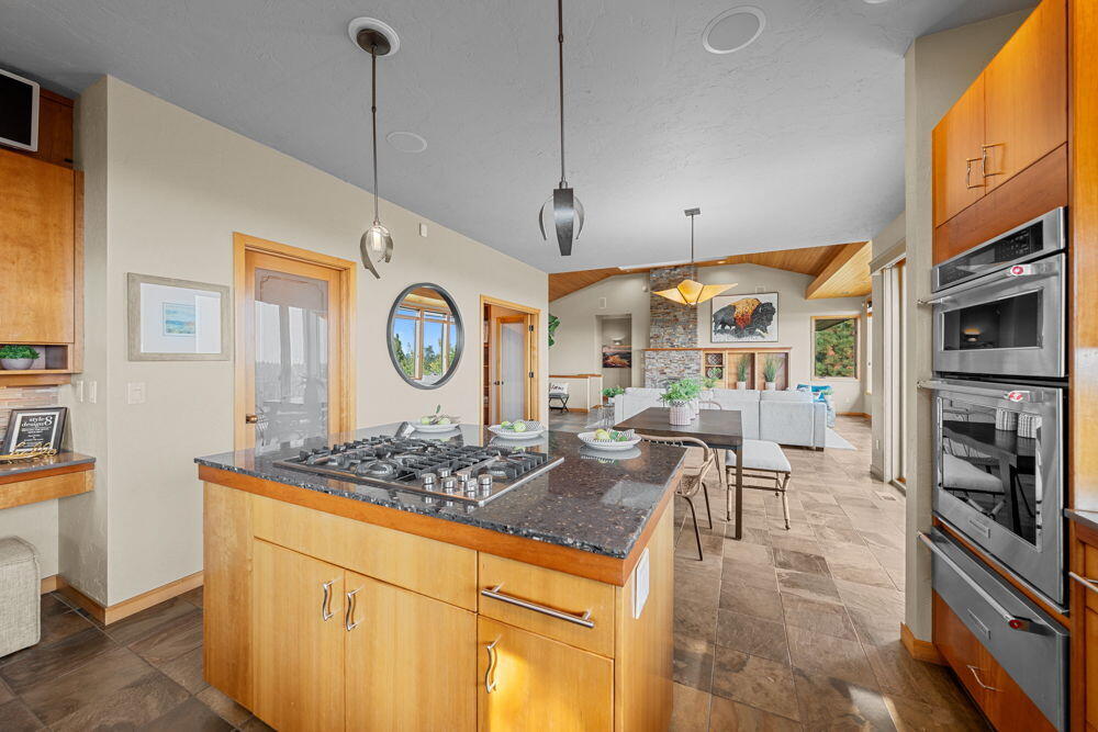 885 Northwest Chelsea Loop Bend, OR 97703 - Photo 32 of 57 78A 14-web-or-mls-Riley_Visuals-14 -