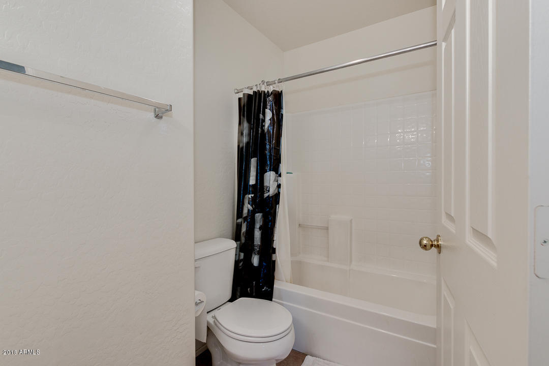 6664 East Refuge Road Florence, AZ 85132 - Photo 27 of 37 6664RefugeUpstairsGuestBathroom