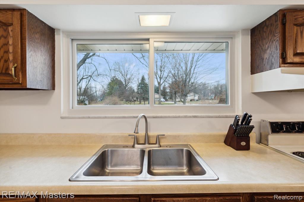 2765 Reinhardt Road Monroe, MI 48162 - Photo 9 of 28