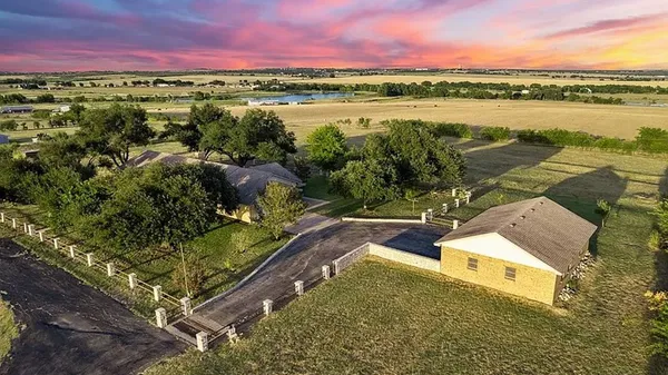 $899,000 | 3739 South Farm-to-Market 2184, Rogers, TX 76569